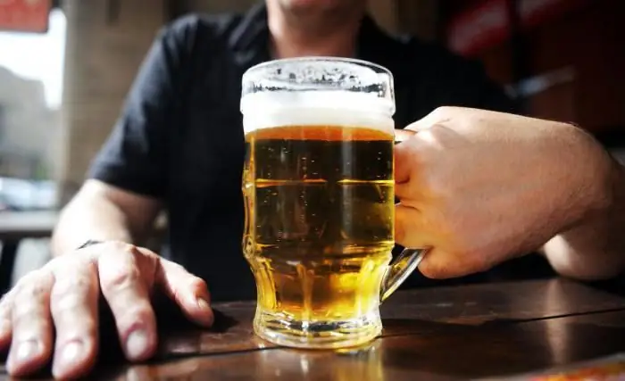 l'effetto della birra sul corpo maschile