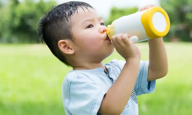 ¿Cuáles son los síntomas del golpe de calor en los niños?